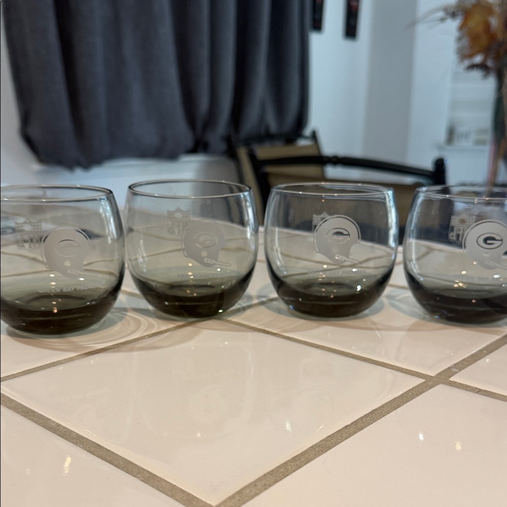 Vintage Set of 4 Green Bay Packers Glasses 50 years old .